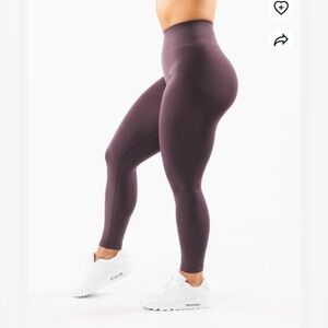Alphalete Small Amplify dove purple leggings